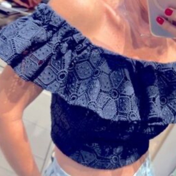 Rebecca Taylor Tops - REBECCA TAYLOR Navy eyelet Ruffled Crop blouse size 4